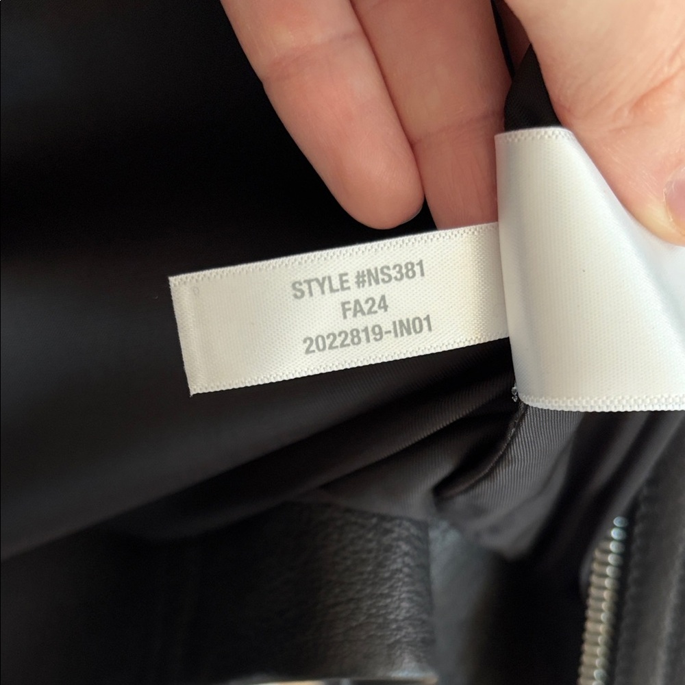 Madewell Shrunken Zip Front Black Leather Jacket - Picture 2 of 10